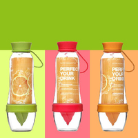 Vente chaude bouteille en plastique transparent infuseur de fruits bouteille d'eau sport en plastique sans BPA 800ml avec infuseur de citron