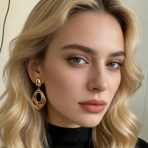 Pendientes Geométricos de Acero Inoxidable con Diseño Hueco para Mujer, Diseño Simple y Ligero para el Trabajo, Fiestas y Uso Diario - Product Image 2