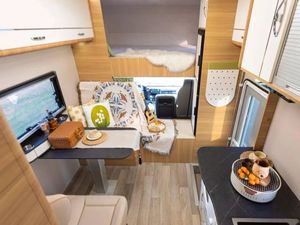 Howo Camper cuatro metros de largo toldo nueva condición caja de cambios automática AWD Drive ACC Control de crucero luz Interior <span class=keywords><strong>Euro</strong></span> VI tela - Product Image 2