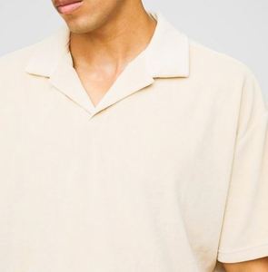 Ensemble de jogging personnalisé en velours, coupe oversize et carrée, avec polo à revers à manches courtes et short, coloris Stone - Product Image 3