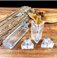 Botol Parfum Kaca Segitiga Vertikal 30ml Mewah, Kosong, Atomizer Crimp, Kristal Bening, Leher Crimp 15mm, Logo Custom, 100pcs