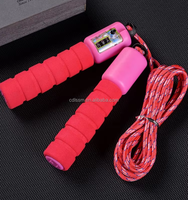 Corde à sauter intelligente avec poignée en mousse et compteur numérique – Accessoire de fitness intelligent