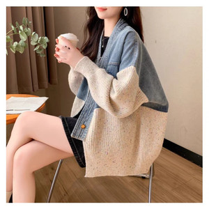 Nueva chaqueta de suéter de empalme de mezclilla para <span class=keywords><strong>mujer</strong></span> primavera otoño estilo perezoso suelto diseño de un solo botón abrigo de punto de <span class=keywords><strong>vaquero</strong></span> - Product Image 3