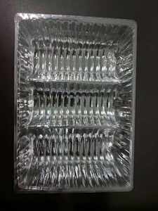 Plateau alimentaire en PET <span class=keywords><strong>de</strong></span> qualité alimentaire durable à 3 compartiments transparent <span class=keywords><strong>pour</strong></span> la dégustation en boulangerie, la présentation <span class=keywords><strong>de</strong></span> desserts, les apéritifs <span class=keywords><strong>de</strong></span> traiteur - Product Image 3