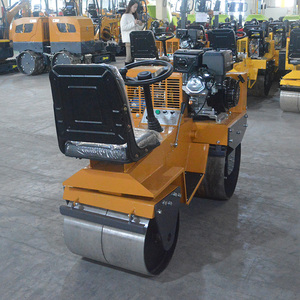 Rouleau compresseur économe en énergie pour la construction de terrains de tennis, doté d'amortisseurs en caoutchouc et d'un composant essentiel du moteur - Product Image 2