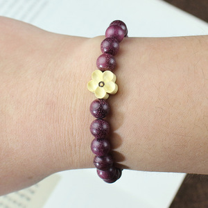 Bracelet en bois violet, perles de 8 mm, motif floral, bijoux à porter au quotidien pour femmes - Product Image 4