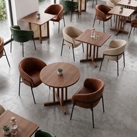 Ensemble de table et de chaises de salle à manger commerciales modernes et simples, sièges confortables, couleur personnalisable disponible