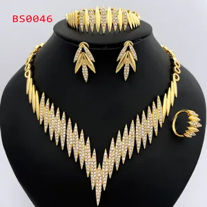 elegant gift nigerian beads jewelry set woman daily wear pearl and crystal jewelry set Cute high quality jewelry set packaging