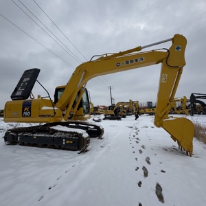 Excavadora PC160LC de 16 Toneladas con Motor y Bomba Cummins - Probada en Condiciones de Alta Polvo para Trabajos en Canales de Riego y Otras Aplicaciones - Product Image 1