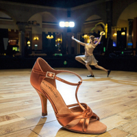 Femmes 8.5cm talon marron Satin Latin Salsa chaussures de danse de salon Durable semelle en daim souple modèle 3506