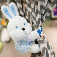 Poupées en peluche unisexes en peluche, boucles de rideau en peluche personnalisées, attaches pour affichage à la maison, animal en peluche