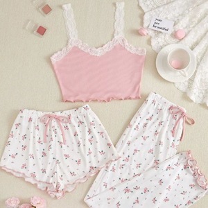 Pyjamas en forme de cœur de style européen et américain pour femmes, ensemble trois pièces doux et mignon pour le printemps et l'été, de haute qualité - Product Image 4