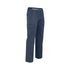 Pantalones cargo ligeros y transpirables para hombre, con seis bolsillos, corte recto y tela suave de poliéster y algodón. - Product Image 1