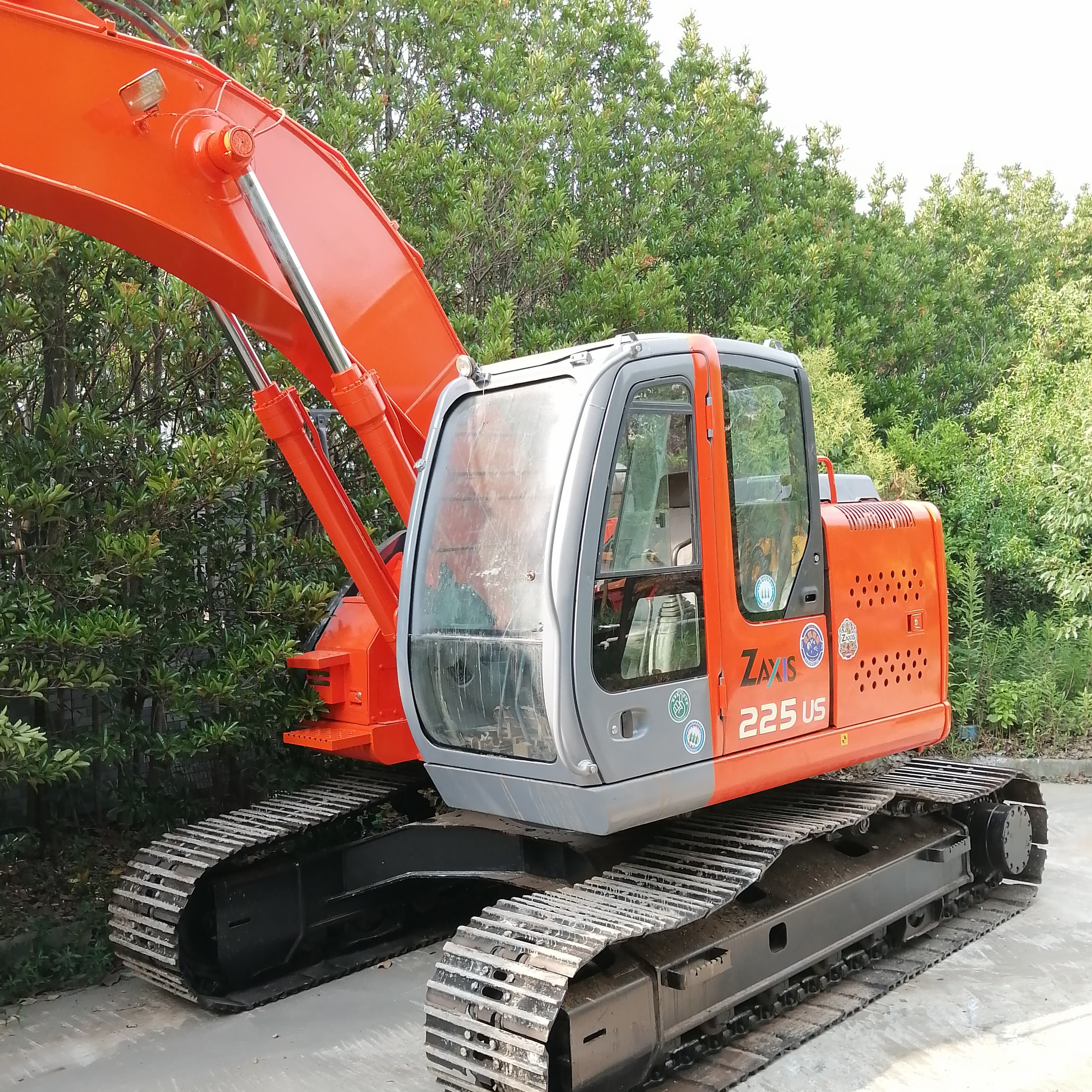 In Stock ZX225US Hitachi Excavator Good Condition Mining Excavator
