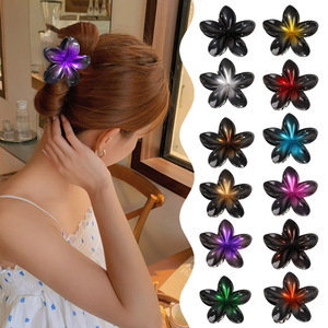 Venta al por mayor Simple pinza para el pelo Europeo Americano oscuro Plumeria huevo diseño Floral resina PC dulce fresco negro pinzas para el pelo Clip - Product Image 1