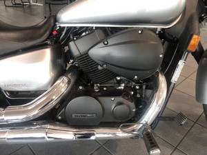 Moto sportive d'occasion Shadow VT750 C2B, modèle 67566450, origine Royaume-Uni, prix de gros - Product Image 4