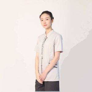 Uniformes <span class=keywords><strong>de</strong></span> nettoyage à manches courtes avec impression en relief pour le personnel d'entretien ménager - Uniformes <span class=keywords><strong>de</strong></span> travail d'été pour les hôtels et les ventes immobilières - Product Image 4
