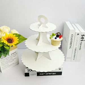 Support à gâteau écologique à trois niveaux avec finition bronzée, idéal pour les anniversaires et les mariages – Vente en gros à prix abordable - Product Image 5
