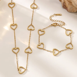 Collar con Colgante de Corazón Hueco de Moda, Diseño Elegante y Minimalista, Joyería para Mujer, Uso Diario, Cadena para Clavícula, Accesorio - Product Image 1