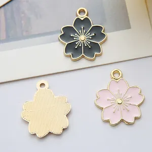 Vente en gros de pendentifs en alliage d'émail de style japonais pour collier, breloques personnalisées en émail 3D pour bracelet, fabrication de bijoux, sacs à main, ornements