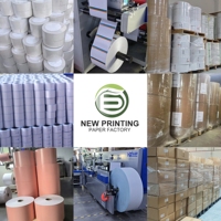 Étiquettes d'usine 50 microns, autocollantes blanches brillantes, rouleau jumbo, imperméables, durables, en PET, pour emballage, personnalisables, promotionnelles