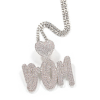 Pendentif personnalisé avec nom, fermoir cœur délicat en laiton, serti de diamants CZ taille baguette, initiales en lettres majuscules et minuscules, style cursive