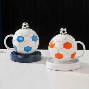 Nieuwigheid Geschenken Voor Voetballers 3d Voetbal Keramische Koffiemokken Met Lepel