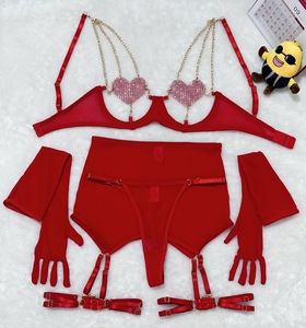 Ensemble de lingerie sexy de style français, nouveau, avec soutien-gorge ajouré à trois points en forme de cœur et chaîne métallique - Product Image 5