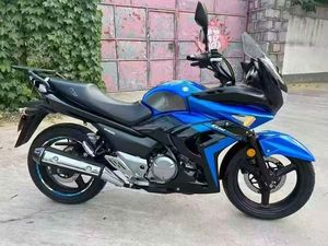 Moto de rue <span class=keywords><strong>Suzuki</strong></span> <span class=keywords><strong>GW</strong></span> <span class=keywords><strong>250</strong></span> à double cylindre haute performance, refroidie par eau, <span class=keywords><strong>250</strong></span> cm³, style agressif - Product Image 3