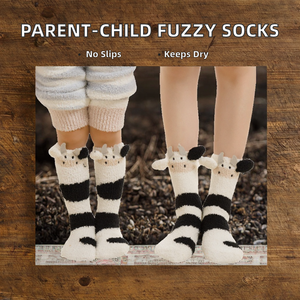 Chaussettes douillettes en polaire pour femme et enfant, motif animal 3D, antidérapantes, respirantes, avec oreilles de dessin animé, pour l'hiver, en polyamide, avec revers – Vente en gros Socksmate - Product Image 2