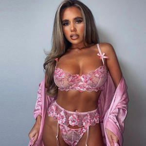 Ensemble de lingerie sexy rose pour femme, style japonais, avec broderies en dentelle et porte-jarretelles - Product Image 1