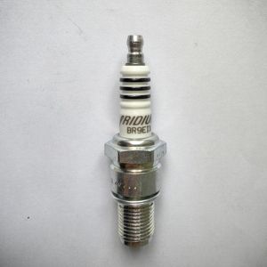 铱NGK摩托车布佳高品质汽车发动机系统3981 BR9EIX铃木RG400伽马400cc，RGV250伽马/SP 250cc - Product Image 3