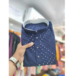 Kurtas de algodón suave para hombre con bordados elaborados en la parte delantera y trasera, ropa tradicional india y pakistaní. - Product Image 3