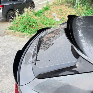 สปอยเลอร์หลังทรง Blade สำหรับ Audi Q3 F3 Sportback ปี 2019 ทำจาก ABS สีดำเงา ลายคาร์บอนไฟเบอร์ สำหรับตกแต่งฝากระโปรงท้าย - Product Image 1