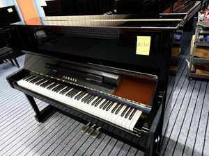 Piano droit d'occasion MC301 (Clavier et plancher acoustique en bois massif, style mécanique, 88 touches) (Fabriqué au Japon) - Product Image 2