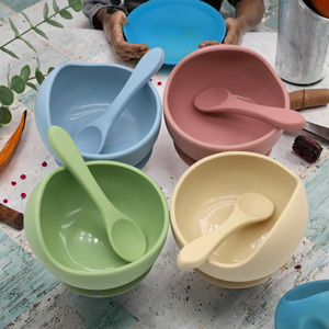 Juego de alimentación de silicona para bebés, tazón con ventosa y cuchara, forma irregular, color sólido, utensilios de comedor para niños - Product Image 3