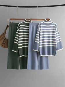 Commercio all'ingrosso a <span class=keywords><strong>collo</strong></span> <span class=keywords><strong>alto</strong></span> da <span class=keywords><strong>donna</strong></span> a righe lavorate a maglia 2 pezzi Set Pullover invernale a <span class=keywords><strong>collo</strong></span> <span class=keywords><strong>alto</strong></span> maglione Set maglione da <span class=keywords><strong>donna</strong></span> - Product Image 2