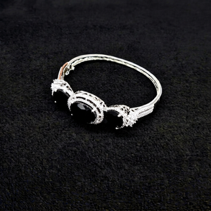Bracelet en Zircon Cubique 10346, Bracelet Double Pierre Ovale, Bracelet Manchette en Zircon Cubique, Bracelet Tendance en Laiton, Bijoux pour Femme, Idéal pour les Soirées - Product Image 1