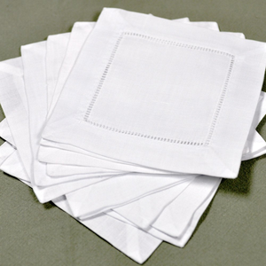 Serviettes de cocktail personnalisées en coton et lin blanc, à ourlet échelle, pour mariage - Product Image 4
