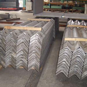 Barre d'angle en acier galvanisé laminé à chaud <span class=keywords><strong>40x40</strong></span> 50x50 60x60, revêtement zinc pour clôtures, tours et applications extérieures - Product Image 3