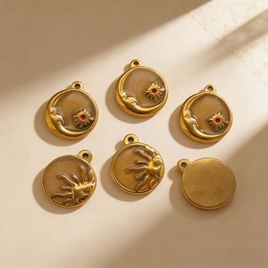 Pendentif Cercle en Acier Inoxydable Plaqué Or 18K HB0648 avec Breloques Célestes Soleil et Lune pour Fabrication de Bijoux DIY Vente en Gros - Product Image 4