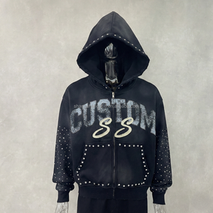 เสื้อฮู้ดดี้ผู้ชายผ้าฝ้ายเฟรนช์เทอร์รี่แบบกำหนดเอง หนัก 500gsm พิมพ์ลาย DTG ล้างสีแบบแอซิดฟอก แต่งลายปักแบบแอพพลิเค่ ประดับด้วยคริสตัล - Product Image 2