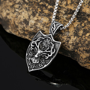 Yunnique – collier en acier inoxydable pour hommes, pendentif tête de cerf, forme d'épée, design boussole viking, bijoux cadeau - Product Image 2