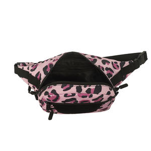 Bolso de Pecho Personalizado con Estampado de Leopardo, Resistente al Agua, con Bolsillo con Cremallera, Bolso Cruzado para Mujer, Uso Diario, Invierno 2023 - Product Image 4