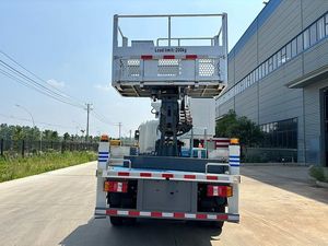 Camion plateforme aérienne télescopique synchrone Sinotruk HOWO 4X2 à rotation 360° pour travaux en altitude à vendre - Product Image 5