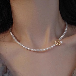 Collar con Colgante de Perlas de Agua Dulce Naturales, Estilo Francés, Hebilla OT, Clásico y Versátil, para Mujer, Wenchi, China - Product Image 1