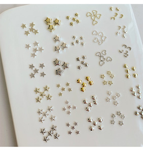 50 Piezas de Mini Corazones y Estrellas 3D para Uñas, Decoraciones de Uñas de Aleación, Accesorios de Manicura - Product Image 5