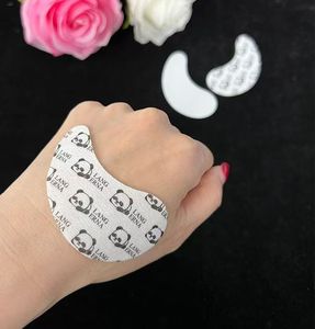 Patchs Hydrogel Personnalisés OEM/ODM avec Logo pour Cernes, Poches et <span class=keywords><strong>Anti</strong></span>-Rides – Effet Rafraîchissant à la Niacinamide, Peptides et Collagène - Product Image 2