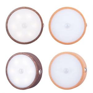 Luces Nocturnas Inalámbricas Recargables por USB, Luces para Armario, Luces Magnéticas con Sensor de Movimiento para Montar en la Pared - Product Image 2