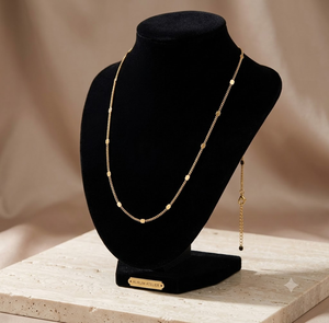 Adornos Brillantes y Elegantes para el Cuello, Chapados en Oro, Minimalistas, Tipo Gargantilla, Hechos con Cadenas Delgadas y Finas - Product Image 1